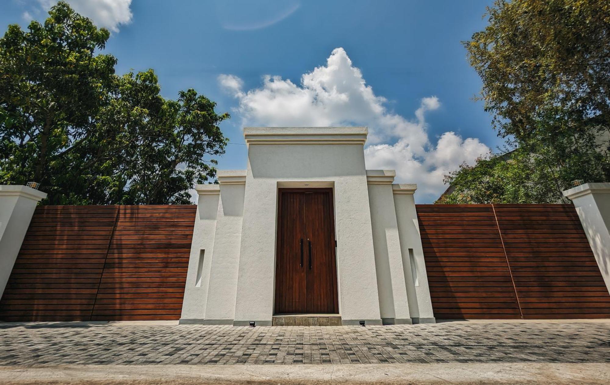 Livin Lush Luxury Retreat Hotel Anuradhapura Exterior foto