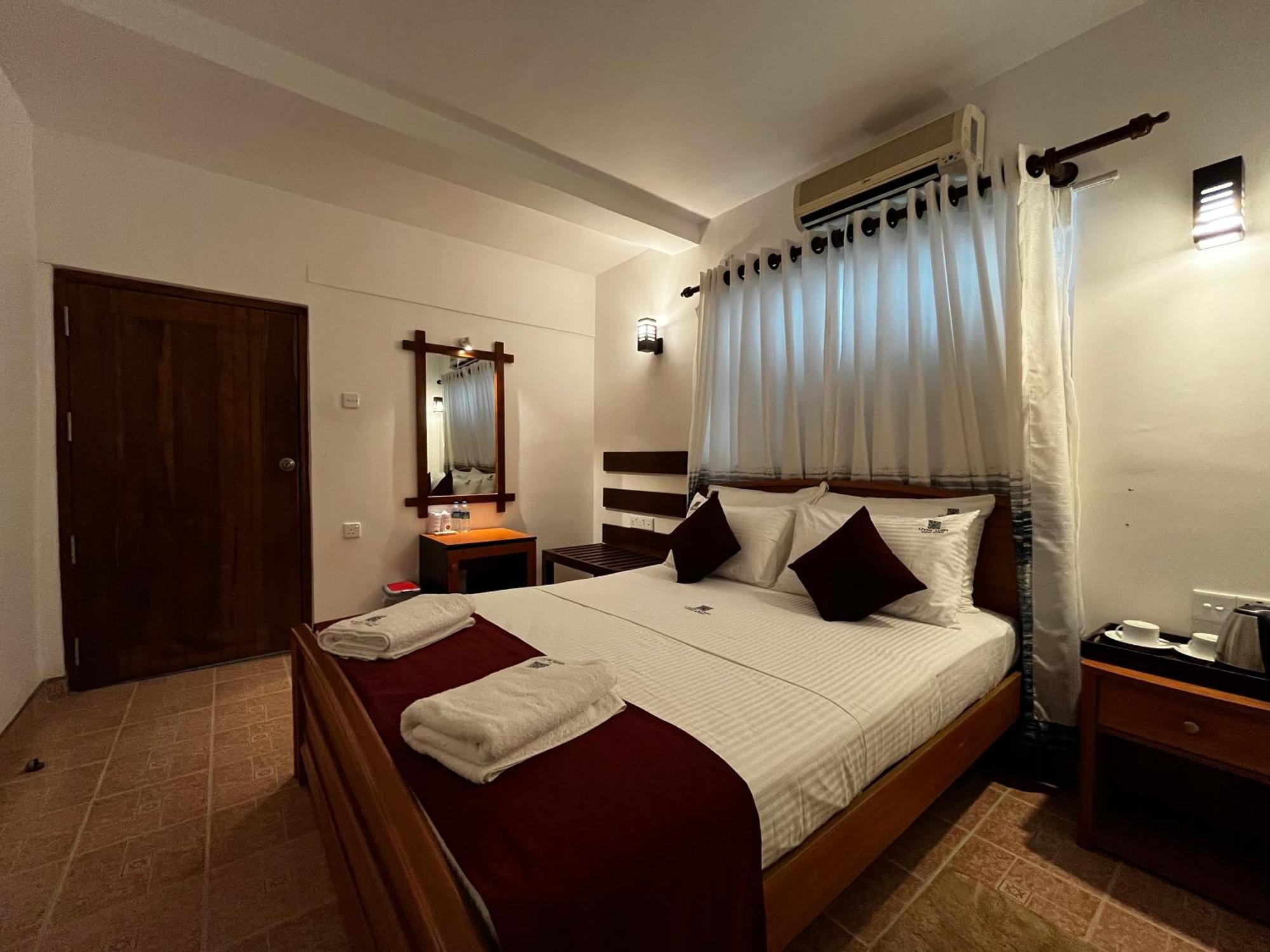 Livin Lush Luxury Retreat Hotel Anuradhapura Exterior foto