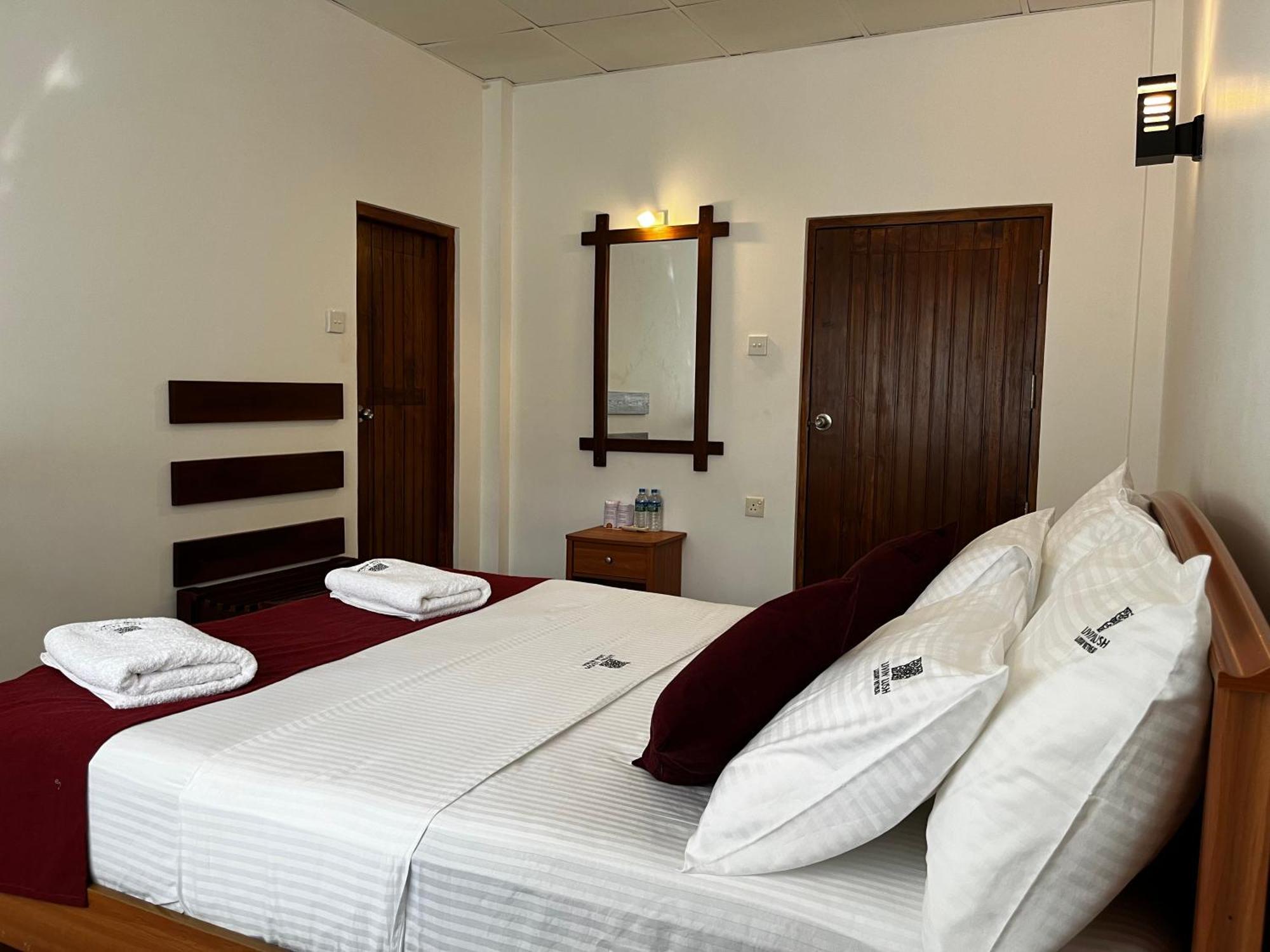 Livin Lush Luxury Retreat Hotel Anuradhapura Exterior foto